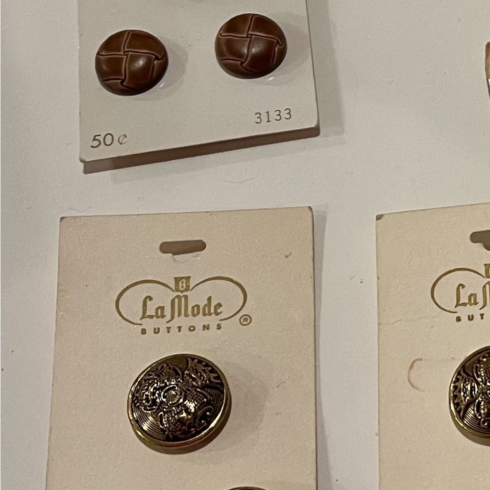 Vintage Button Set - Picture 5 of 5